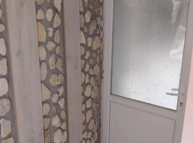 за гости иречек Apartman Várna